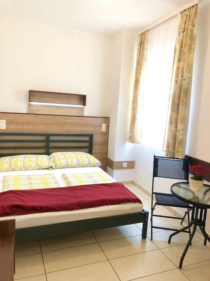 Suele Apartments & Rooms Balatonfured Ngoại thất bức ảnh